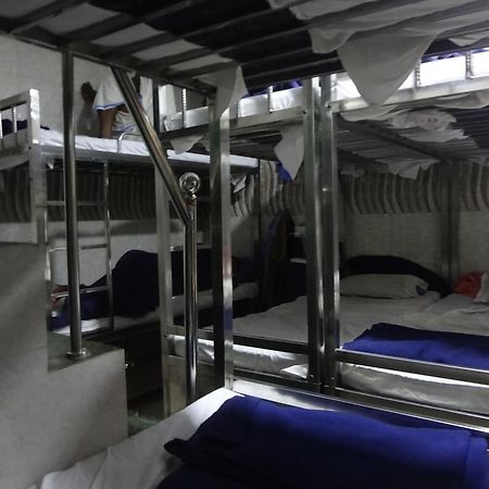 מומביי Aashiyana Dormitory מראה חיצוני תמונה