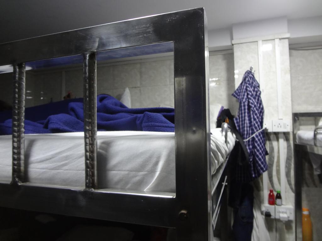 מומביי Aashiyana Dormitory מראה חיצוני תמונה