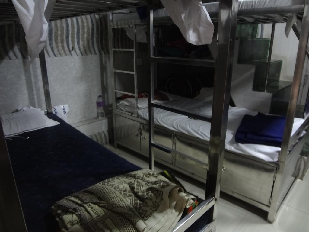 מומביי Aashiyana Dormitory מראה חיצוני תמונה