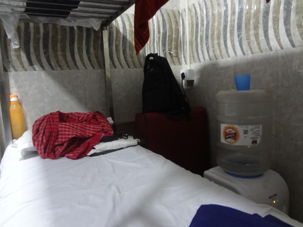 מומביי Aashiyana Dormitory מראה חיצוני תמונה